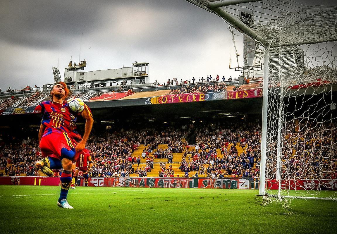 巴萨vs巴伦西亚：激情对决经典瞬间回顾(图2)