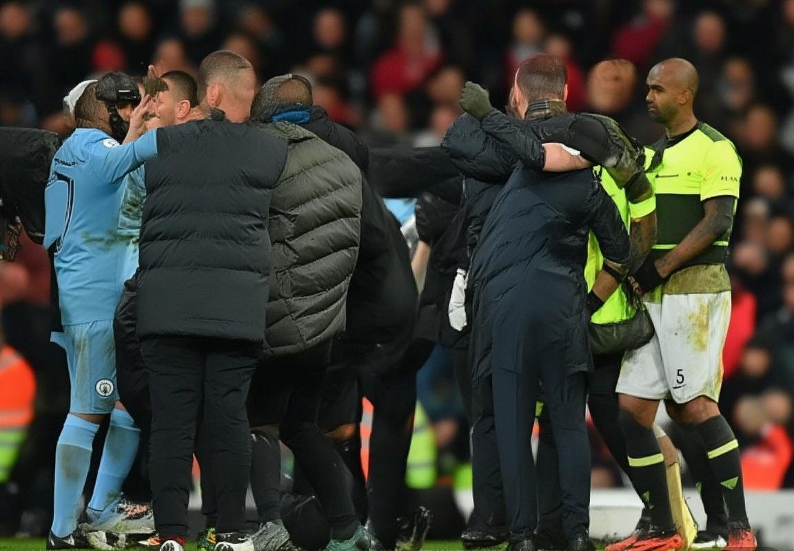 瓜迪奥拉炮轰VAR漏判：探讨裁判争议与足球公平性